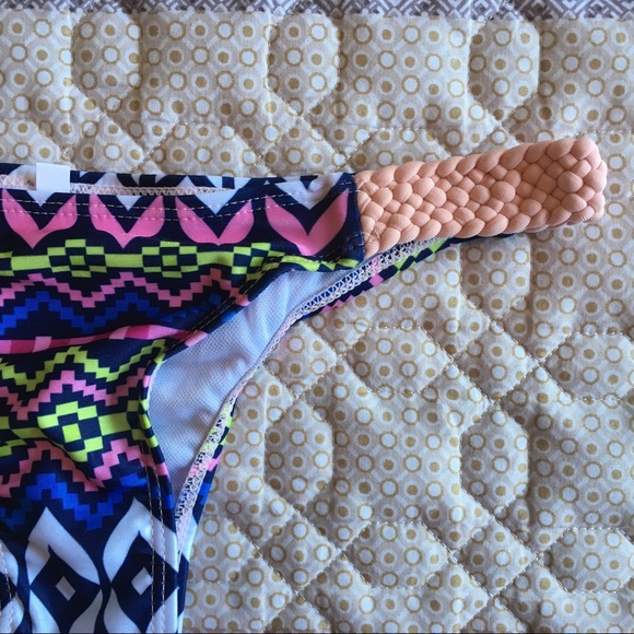 🆕 Bikini - Picture 4 of 8